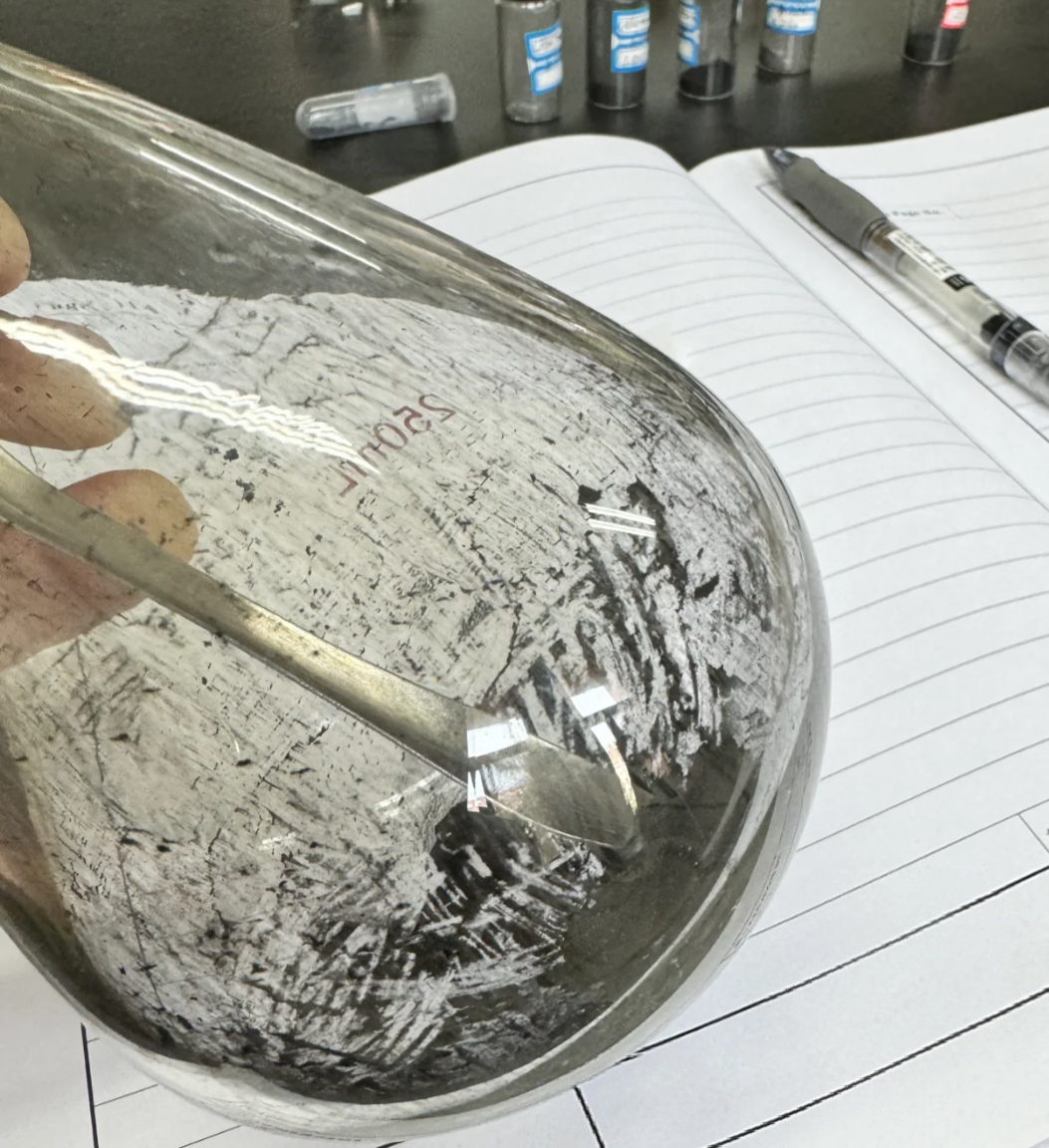 Comparison showing why residue texture is often more diagnostically useful than color alone