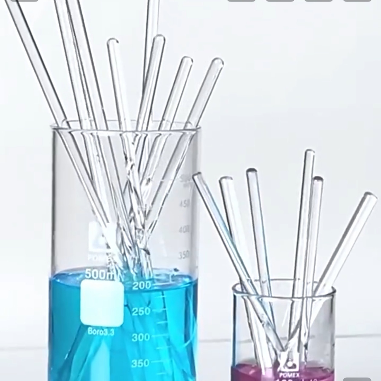Glass stirring rod used for manual mixing in a laboratory vessel